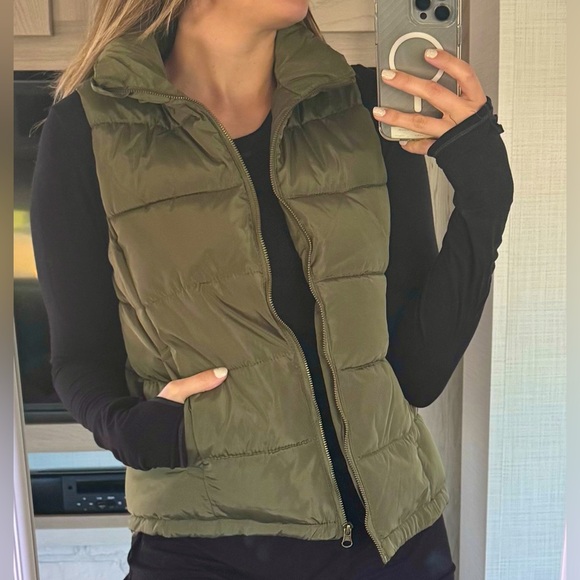 Arizona Jean Company Jackets & Blazers - Arizona Jean Co. | Women’s Puffer Vest Detachable Hood| Size M